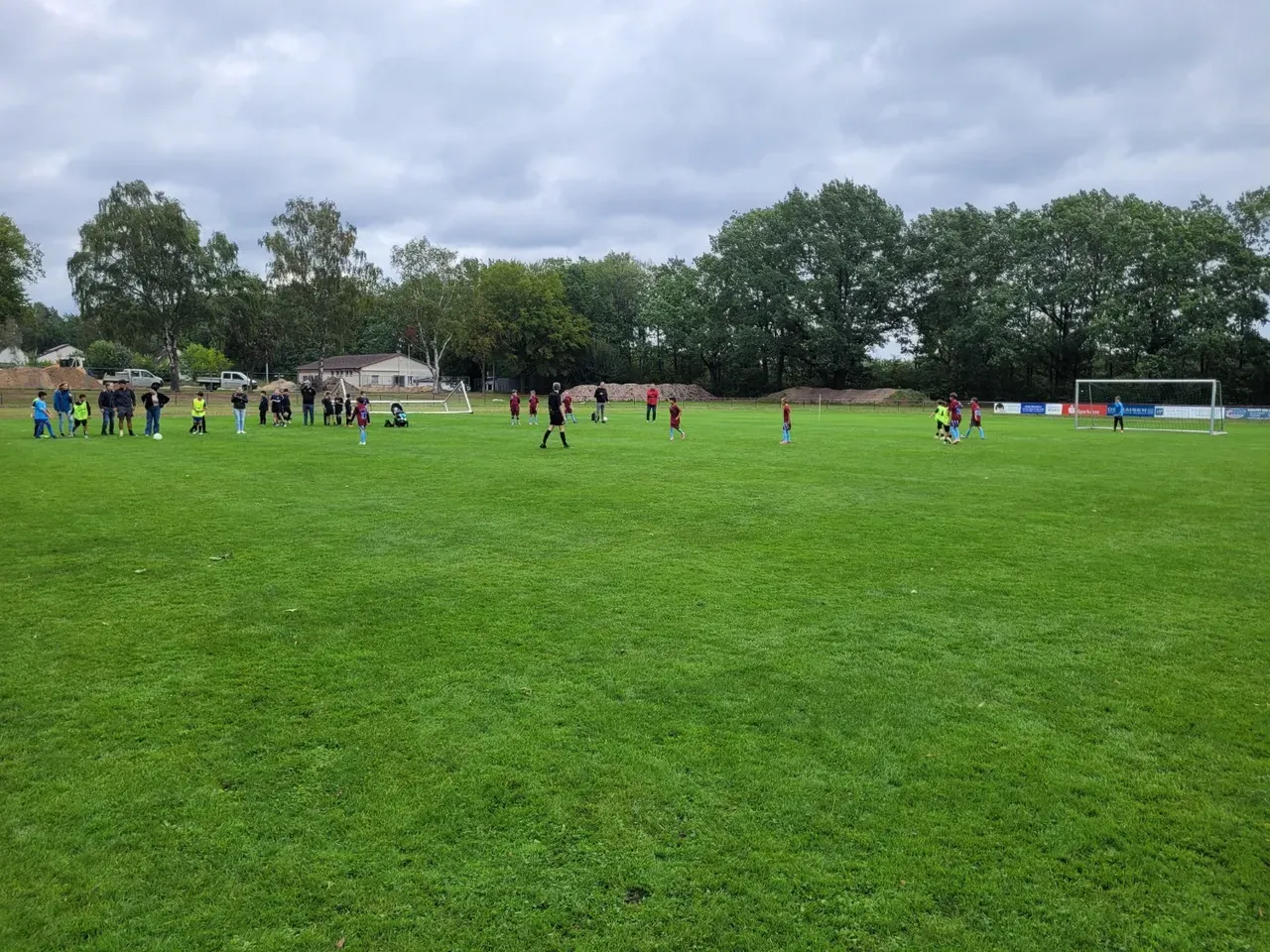 Sport­platz­ro­man­tik